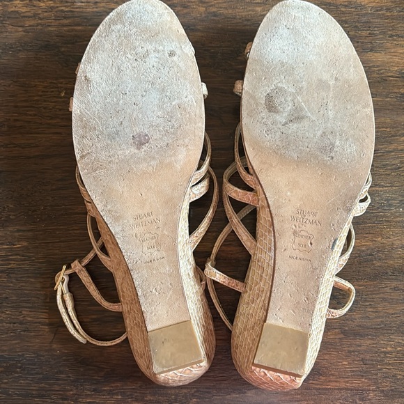Stuart Weitzman croc-embossed low wedge sandals 9.5N - Picture 3 of 5